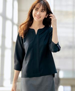 【YUKI TORII】全3色・プルオーバー（リボンブローチ付き・ストレッチ）