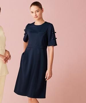 【MICHEL KLEIN】全3色・袖にリボン付ワンピース（ストレッチ・制菌加工・透け防止・制電）